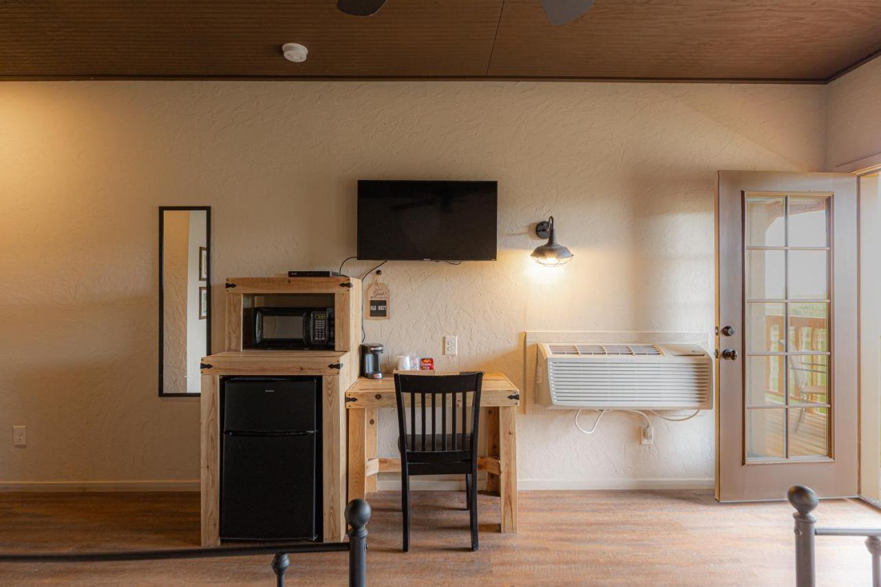 -Pet Friendly- Miners Cabin #5 -Two Double Beds - Private Balcony 图姆斯顿 外观 照片