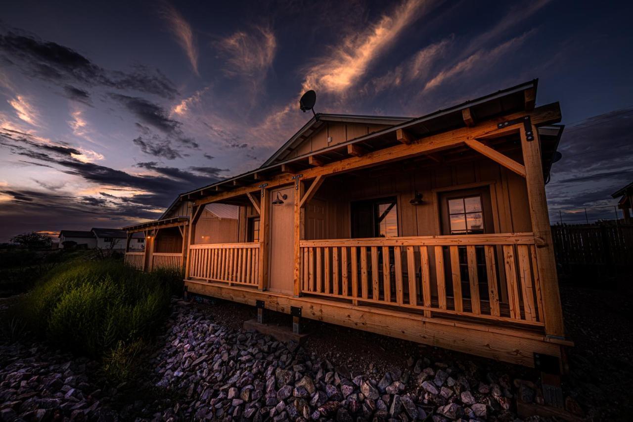 -Pet Friendly- Miners Cabin #5 -Two Double Beds - Private Balcony 图姆斯顿 外观 照片