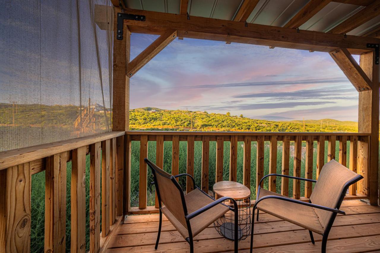 -Pet Friendly- Miners Cabin #5 -Two Double Beds - Private Balcony 图姆斯顿 外观 照片