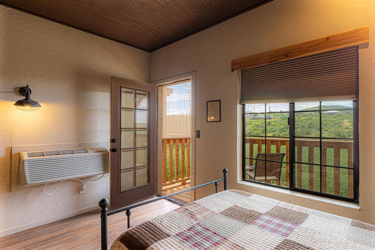 -Pet Friendly- Miners Cabin #5 -Two Double Beds - Private Balcony 图姆斯顿 外观 照片