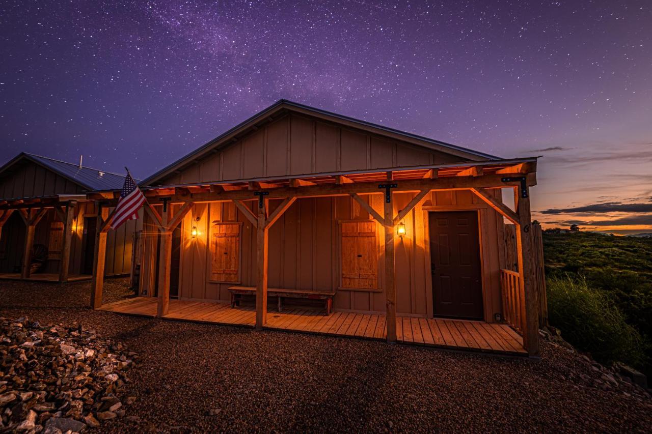 -Pet Friendly- Miners Cabin #5 -Two Double Beds - Private Balcony 图姆斯顿 外观 照片