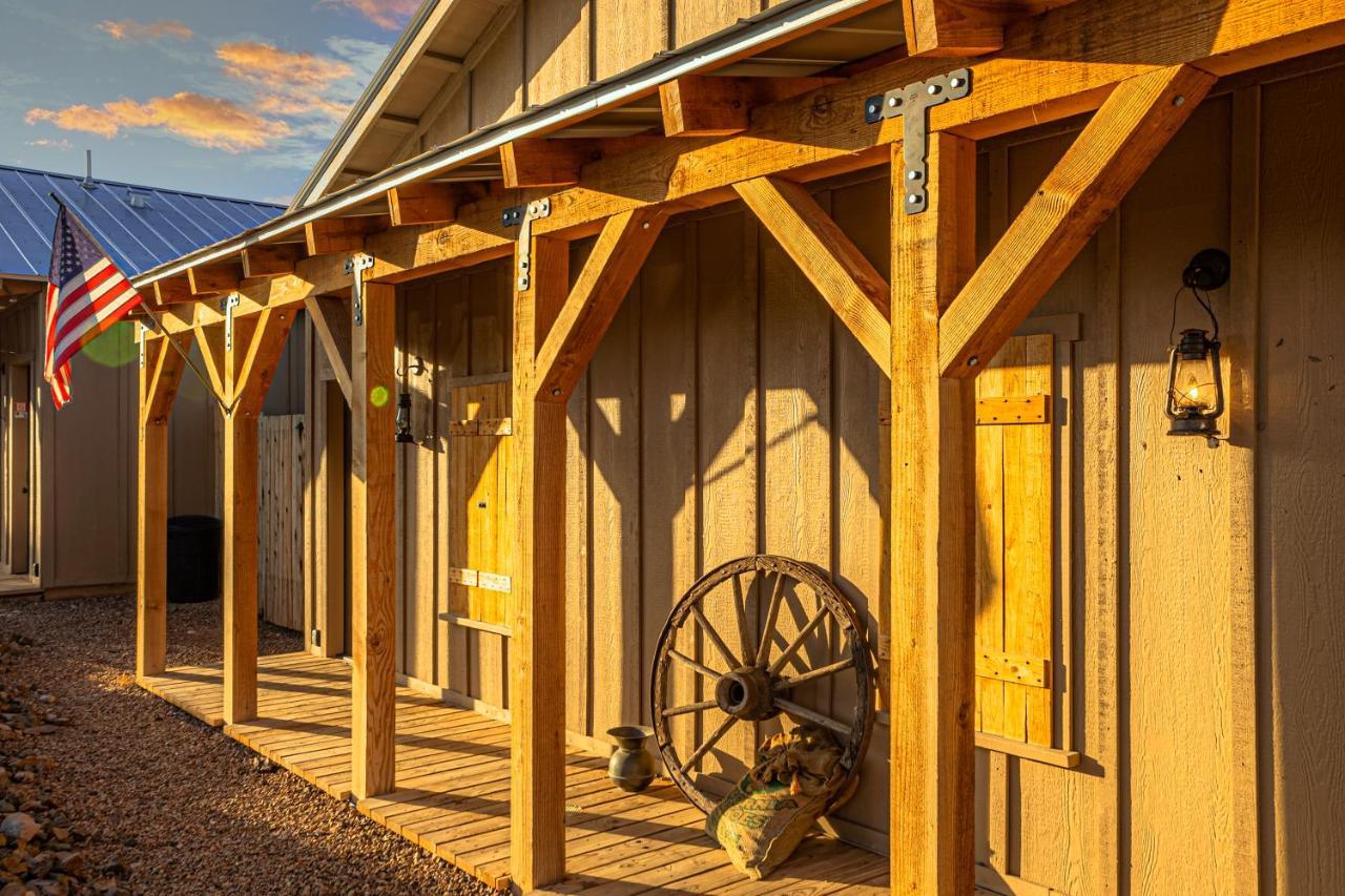 -Pet Friendly- Miners Cabin #5 -Two Double Beds - Private Balcony 图姆斯顿 外观 照片
